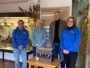 Übergabe mit der Annette-Kiefer-Stiftung (Bild: NABU/Paul Gaub)