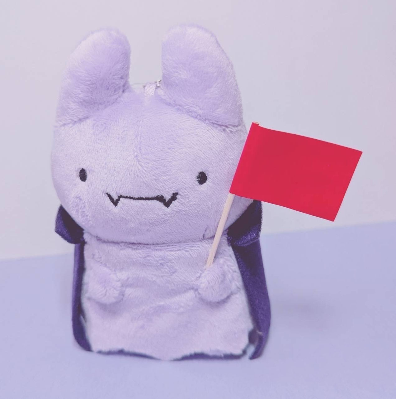 サーキットにすむマモノさんナスカンキーチェーン付きぬいぐるみ