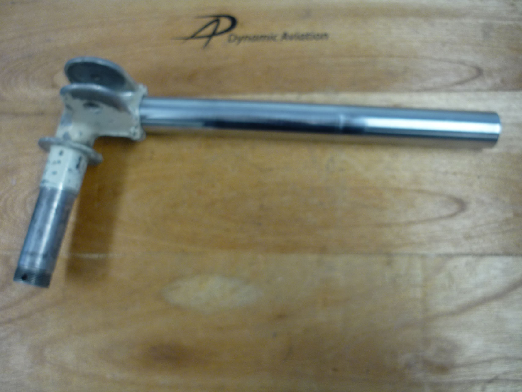 Landing gear section Dynamic Aviation P145 MRO