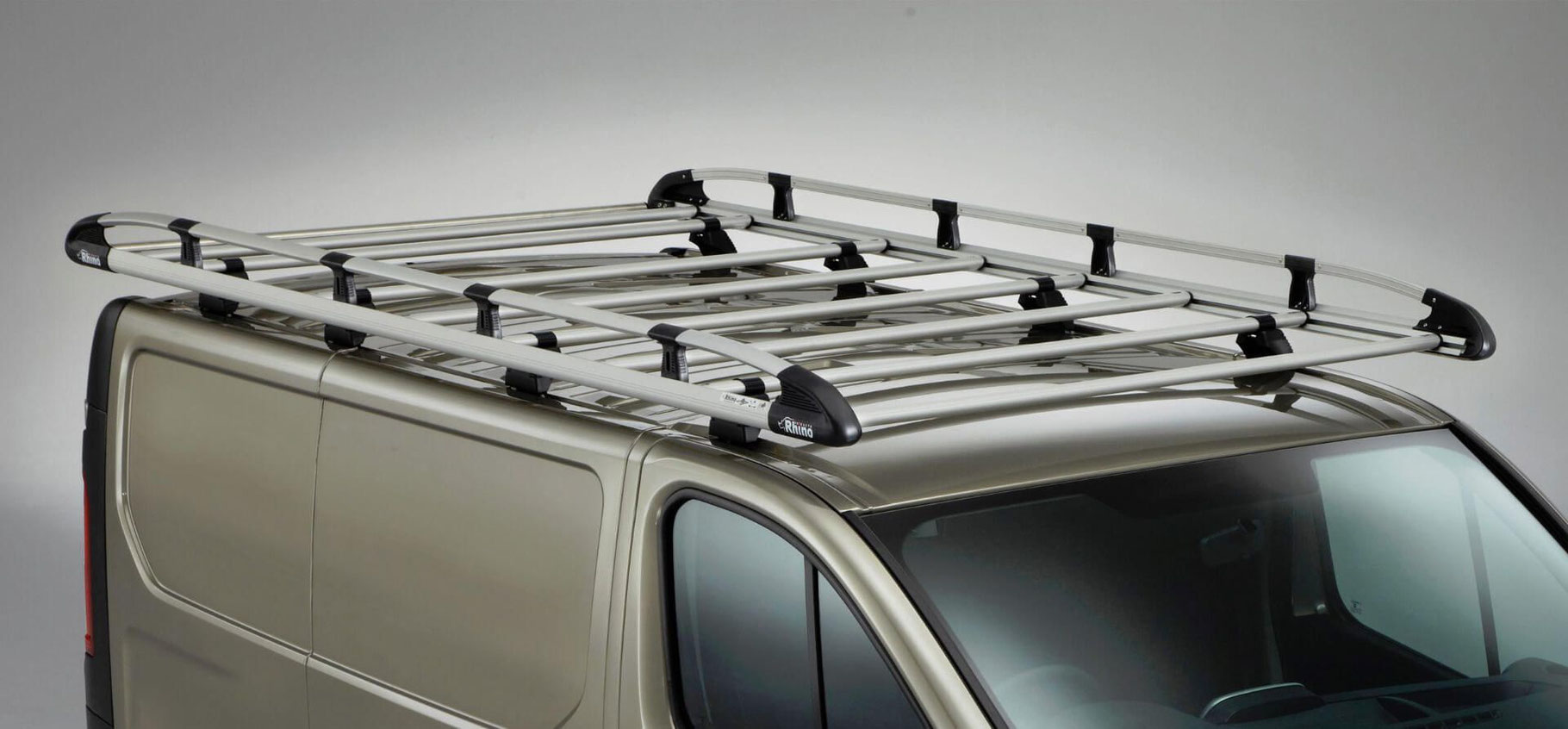 Багажник на крышу автомобиля можно. Багажник на крышу Рено трафик. Thule багажник на крышу Roof Racks. Экспедиционный багажник Рено трафик. Ford Ranger багажник.