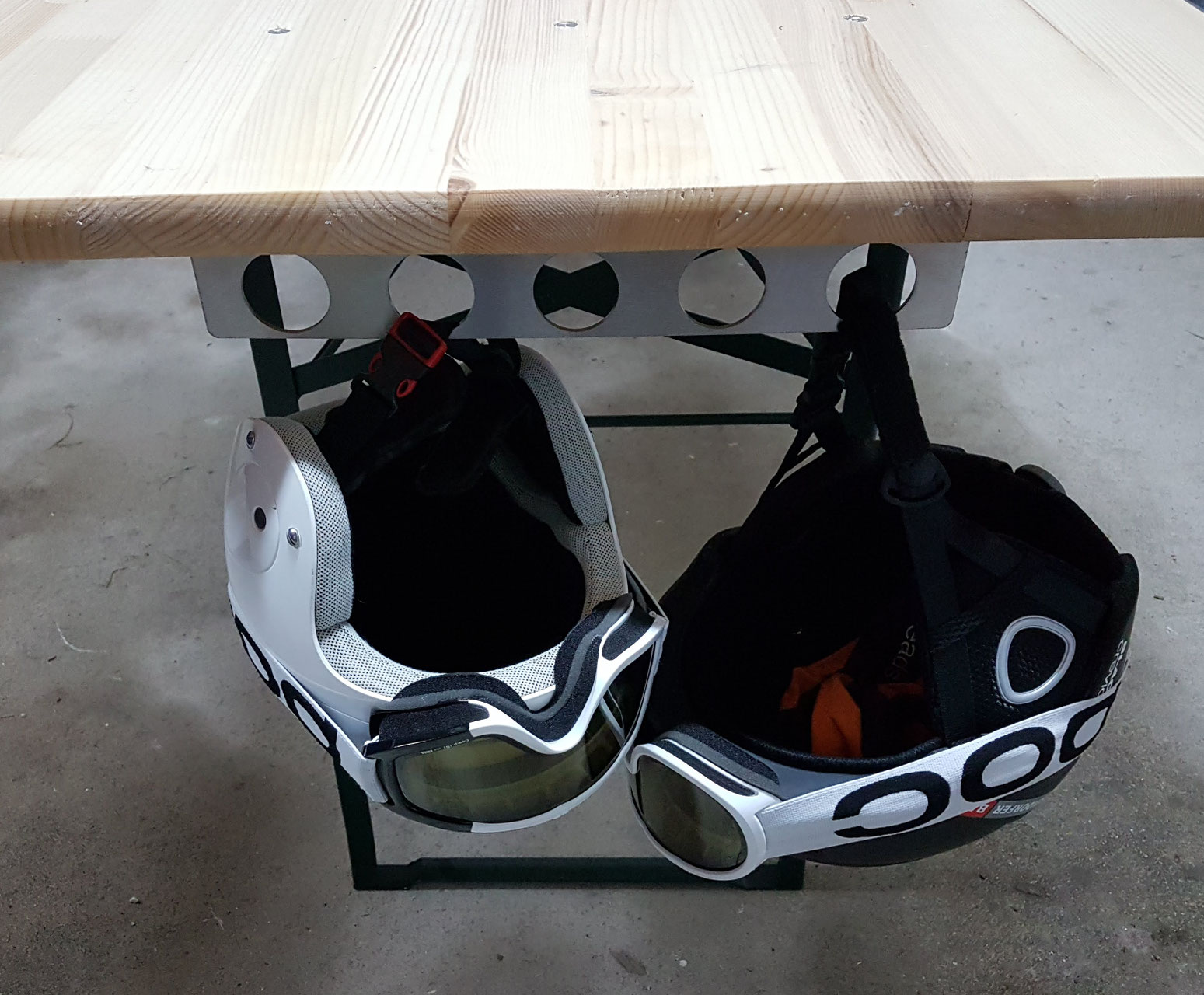 Onlineshop - Helmhalterung für Skihelme