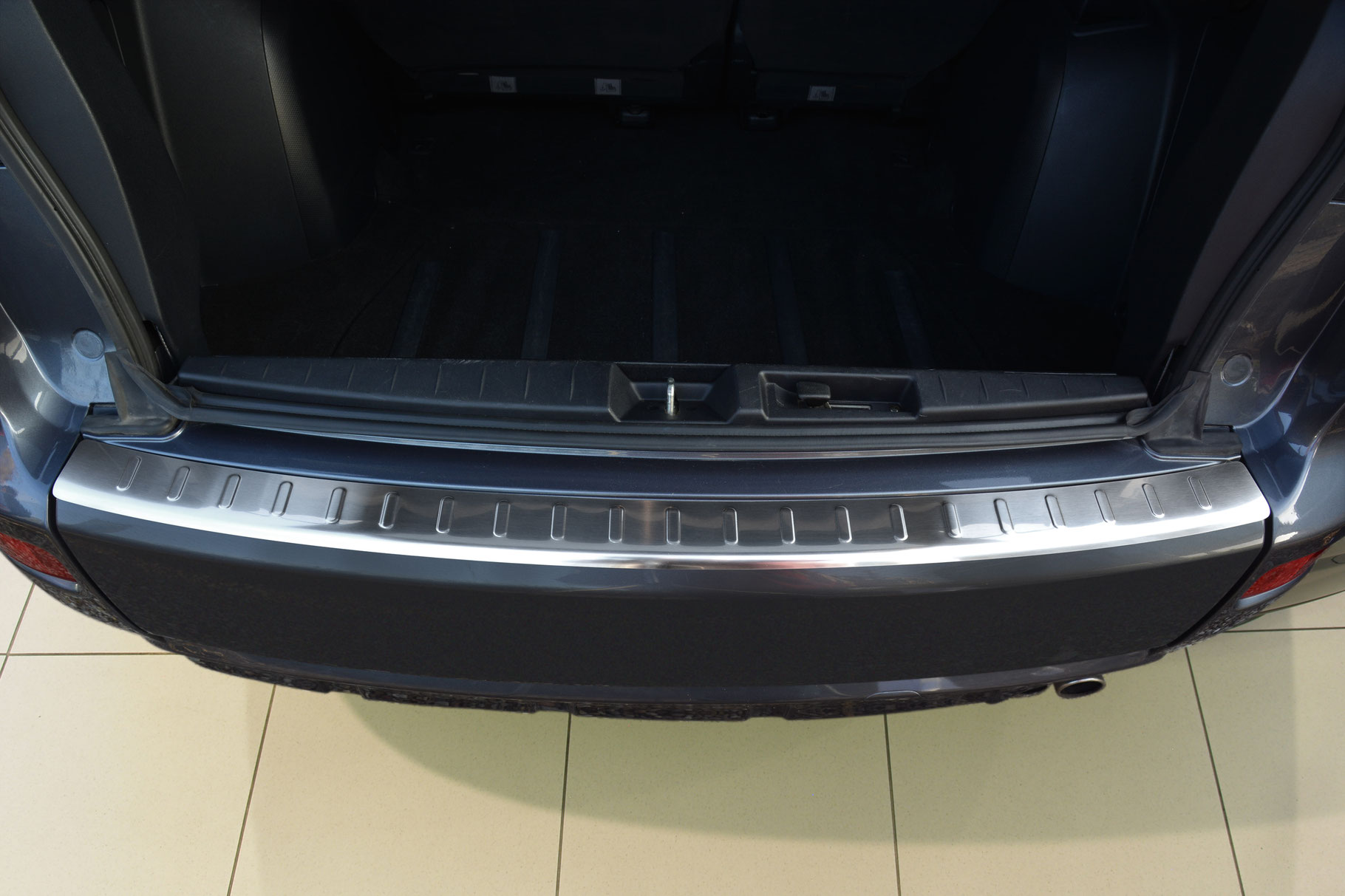 MATT Edelstahl Ladekantenschutz Stoßstange Schutz Abdeckung für Mitsubishi  Outlander III Facelift ab 2015