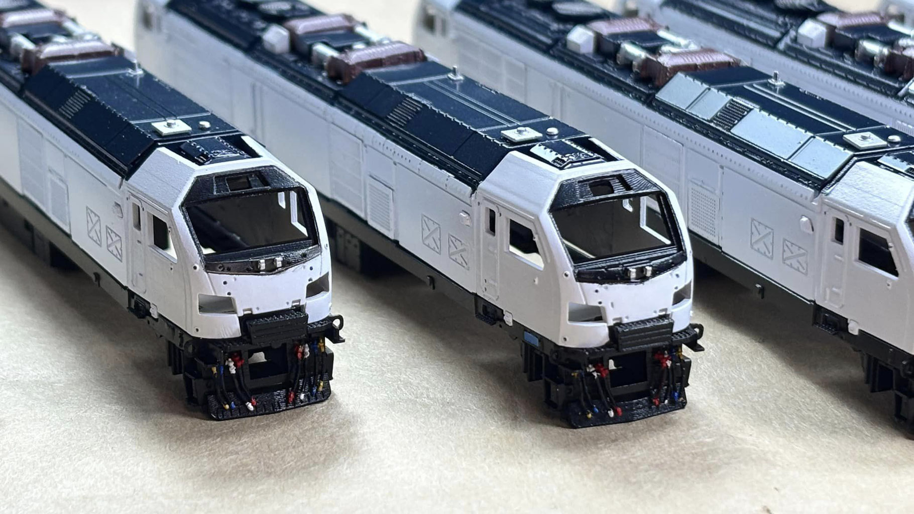 Gゲージ 小型ディーゼル機関車 + 貨車 小型ディーゼル機関車Nゲージ鉄道模型ファーストセット 2025年9