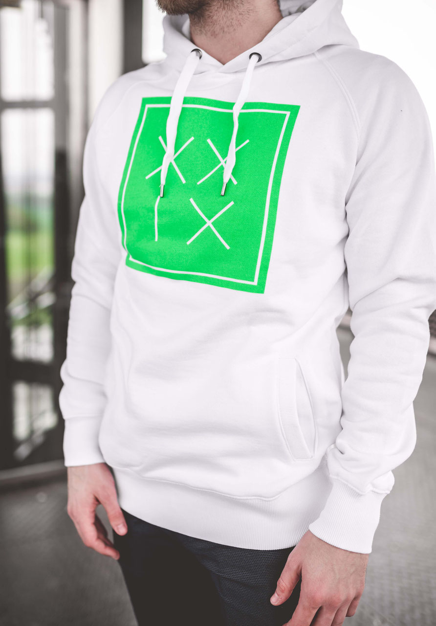 Schwarzen Hoodie mit Neon Aufdruck Schwarzen Hoodie mit Neon Aufdruck