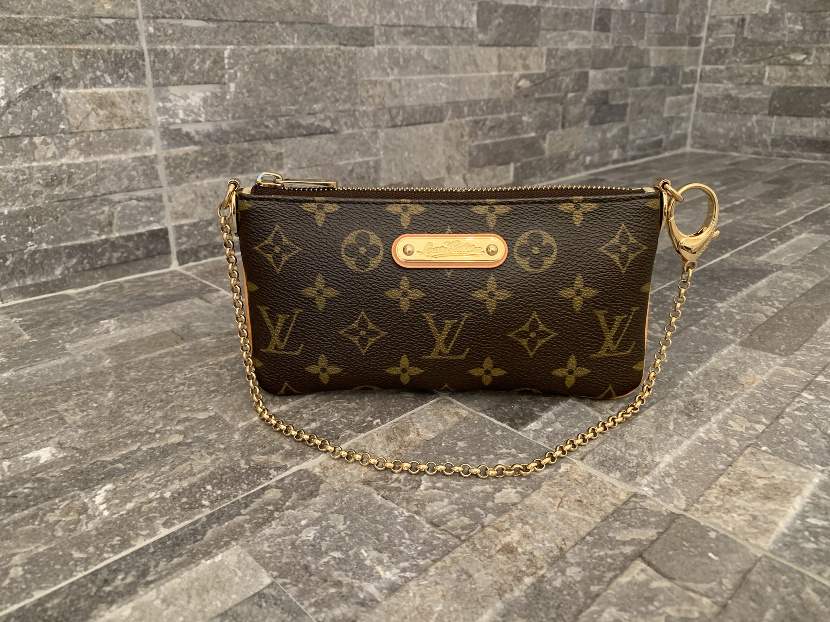 Pochette Milla Monogram