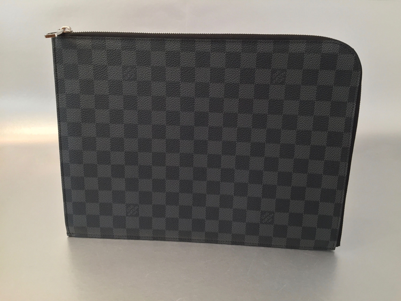 Louis Vuitton Damier Graphite Pochette Jour GM - Ankauf & Verkauf Second Hand Designertaschen ...