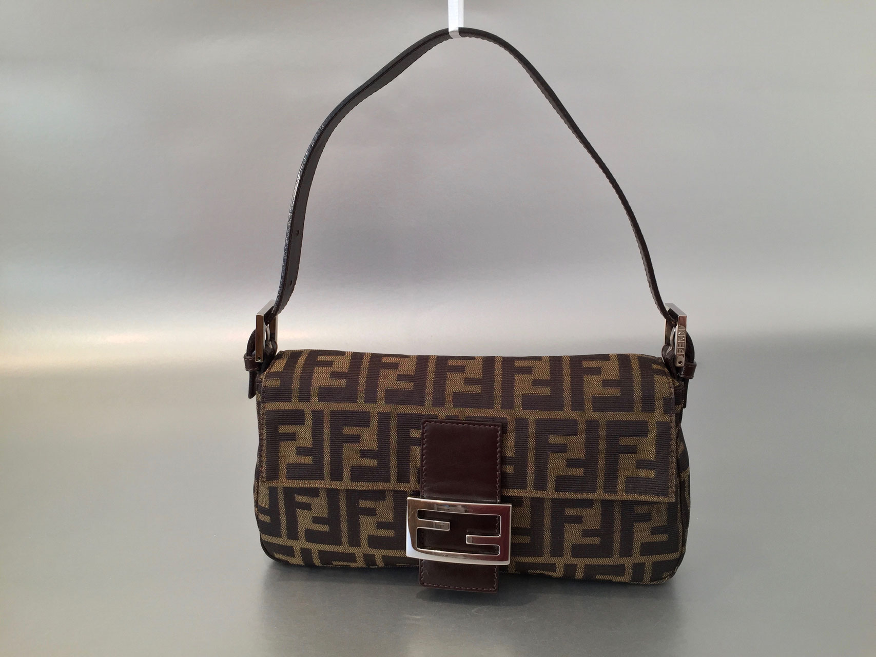 Second hand fendi outlet