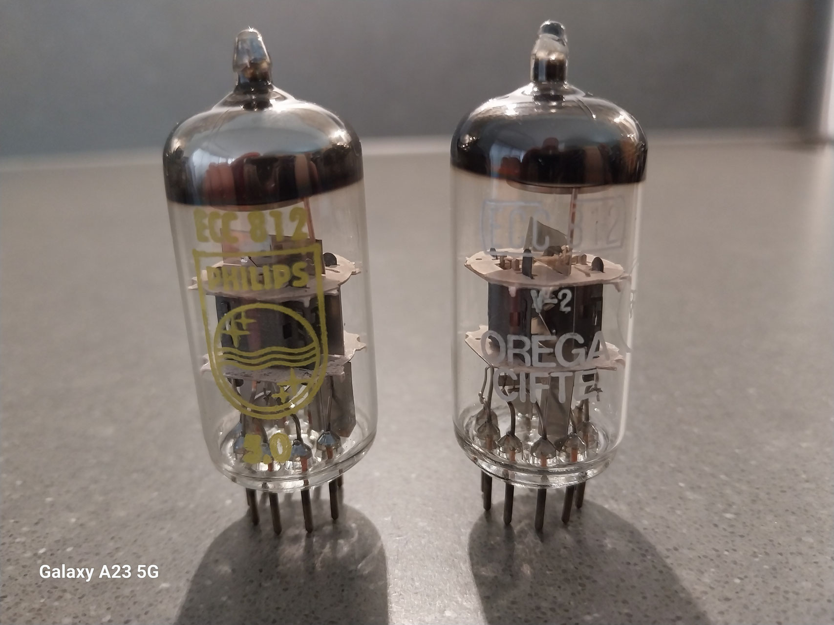 ECC88-6DJ8-6922-6N23P-ECC812 - tubesandrecords.com NOS tubes ECC88-6DJ8-6922-6N23P-ECC812 - tubesandrecords.com NOS tubes