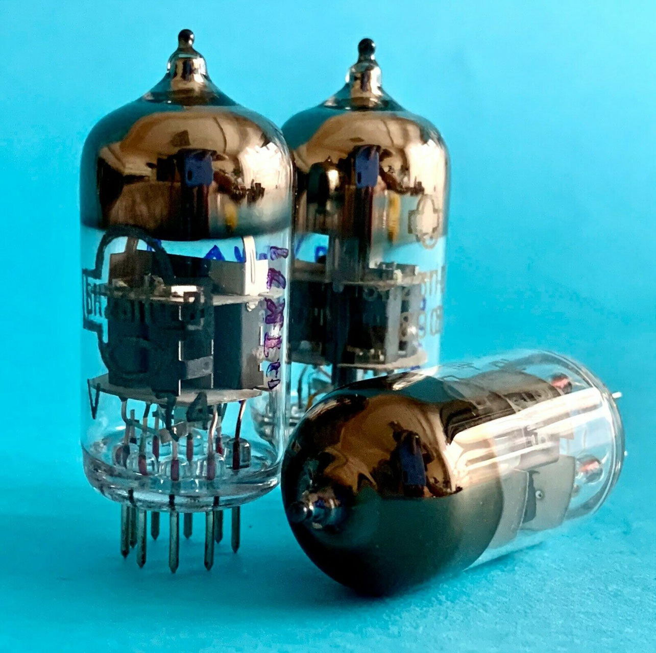 ECC88-6DJ8-6922-6N23P-ECC812 - tubesandrecords.com NOS tubes for you!