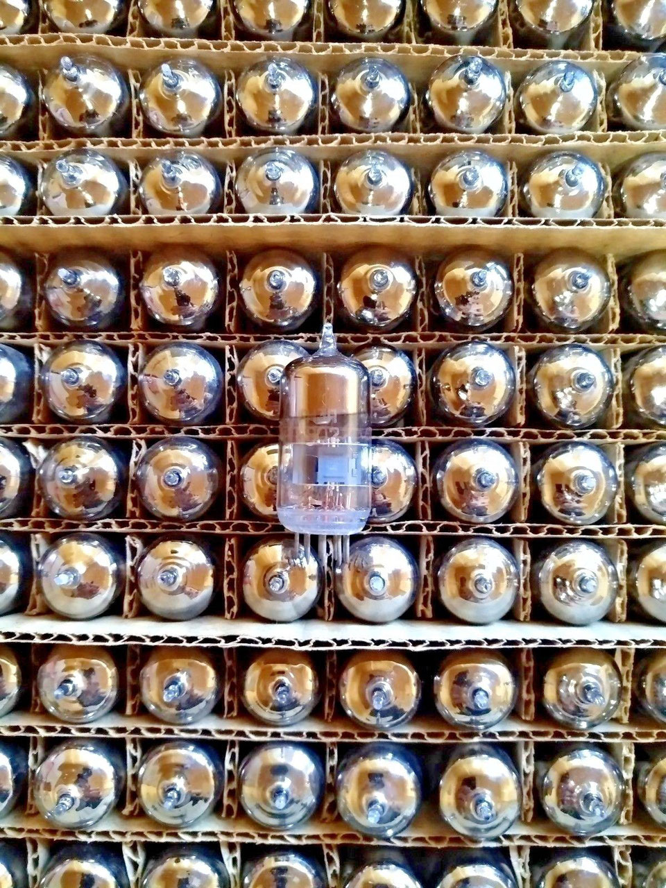 ECC83-12AX7-5751-7025-6SL7 - tubesandrecords.com NOS tubes ECC83-12AX7-5751-7025-6SL7 - tubesandrecords.com NOS tubes