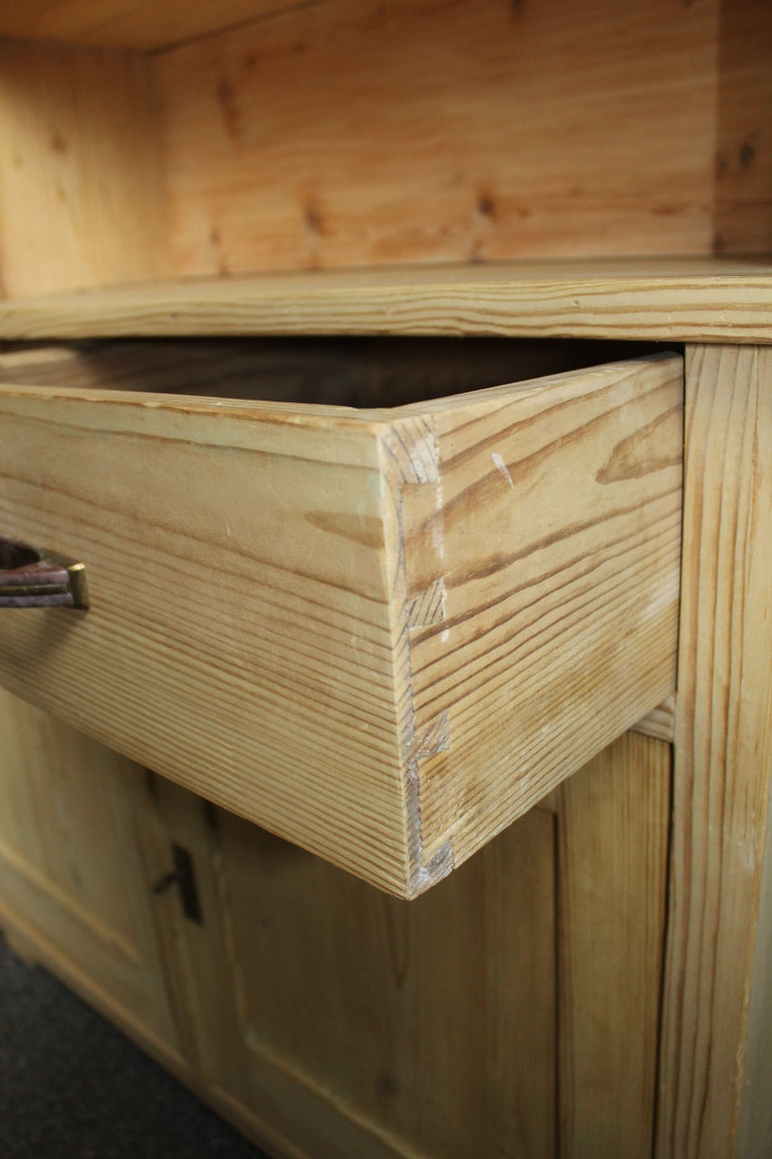 Schlichtes zierliches Küchenbuffet Weichholz ~1920 - Rottal-Antik