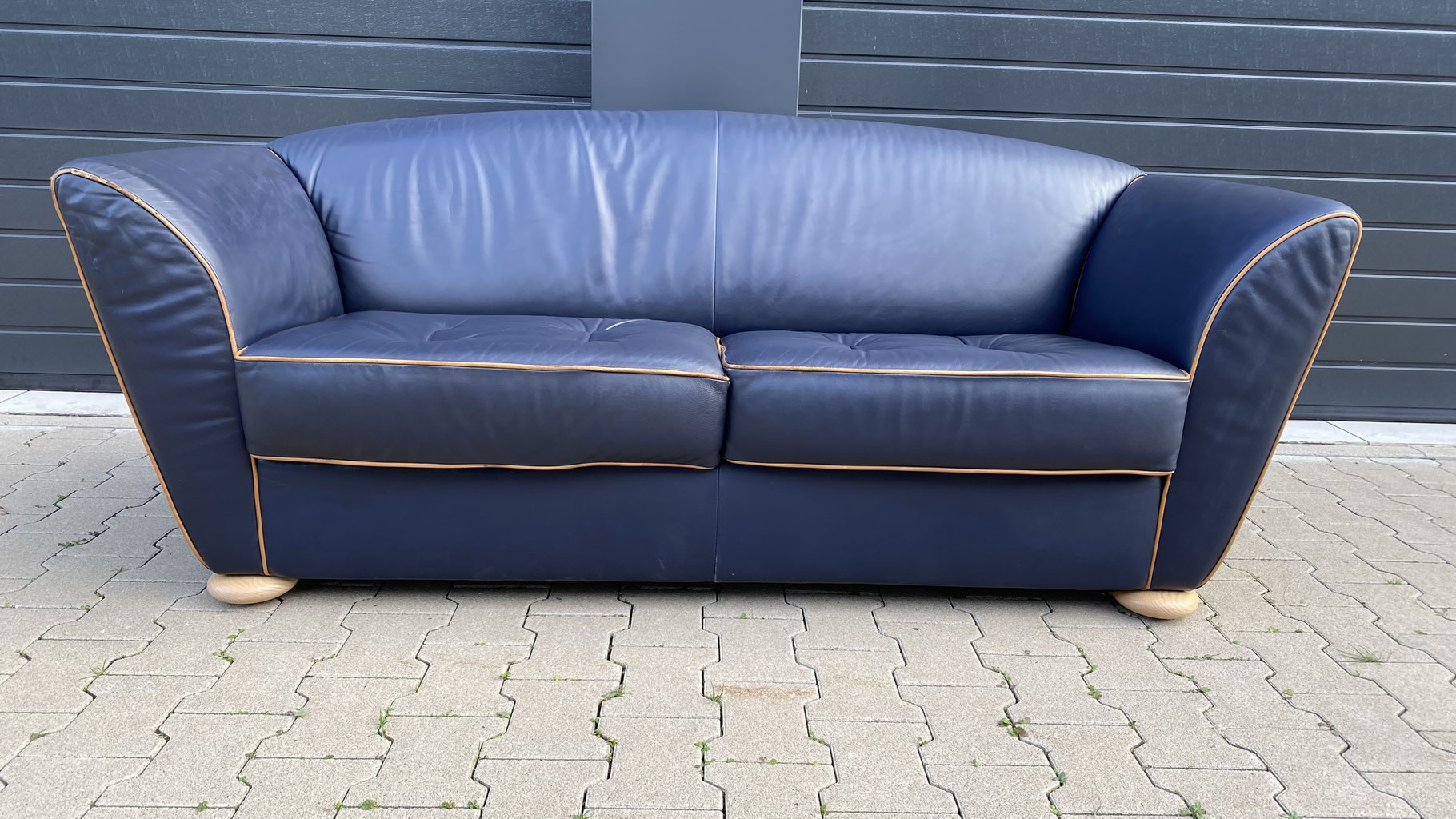COR Design Sofa Zelda Leder dunkelblau Zweisitzer Couch Gebrauchte