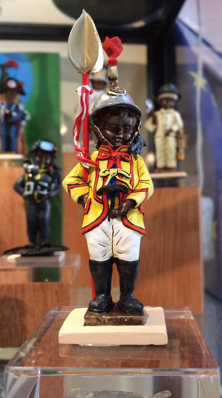 Manneken Pis En Habit De St Georges Mons Ou Venir 
