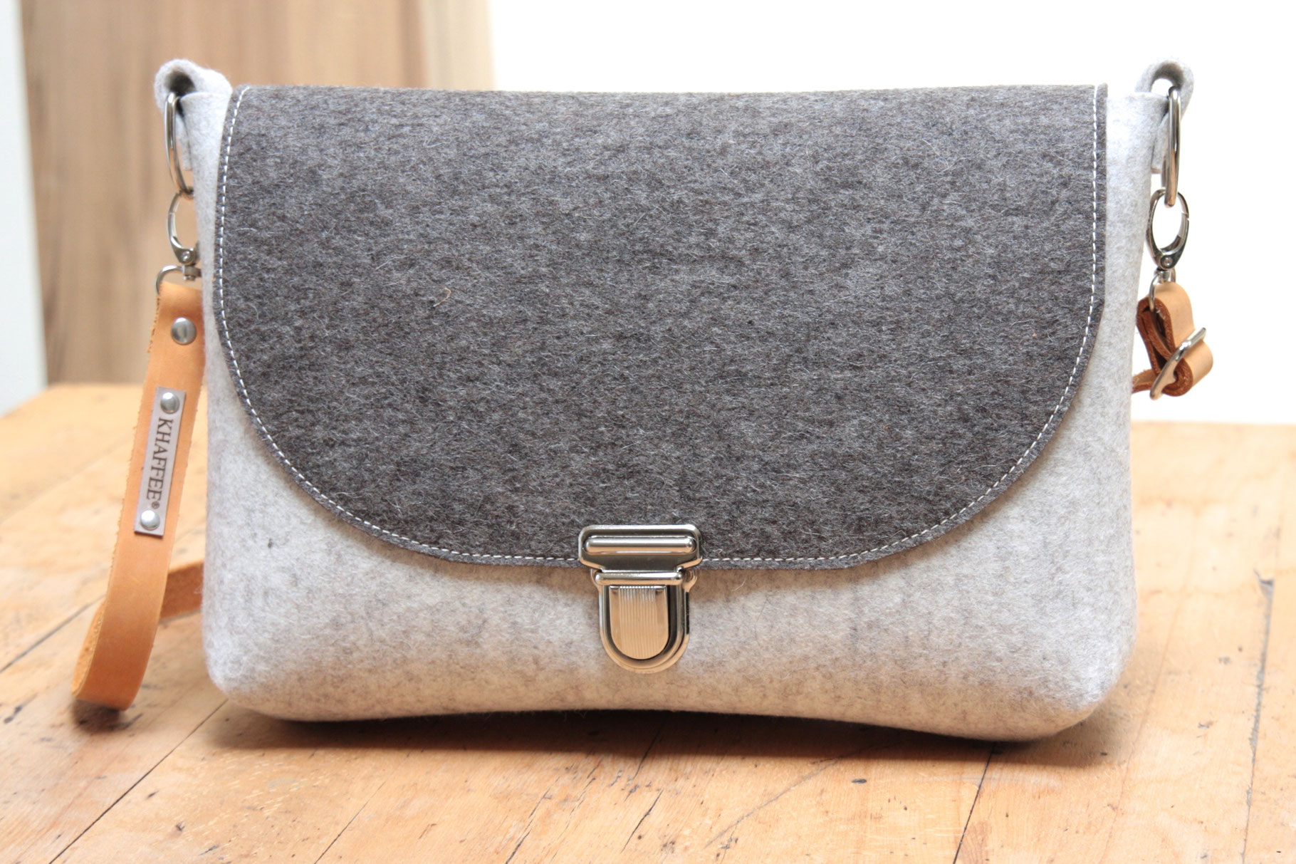 Nachhaltige Tasche ohne Plastik Tasche aus Wollfilz 100 Prozent Wolle In Deutschland handgefertigt. Nachhaltige Taschen und Geldbeutel ohne Plastik made in Germany plastikfreie Taschen und Geldbeutel ...