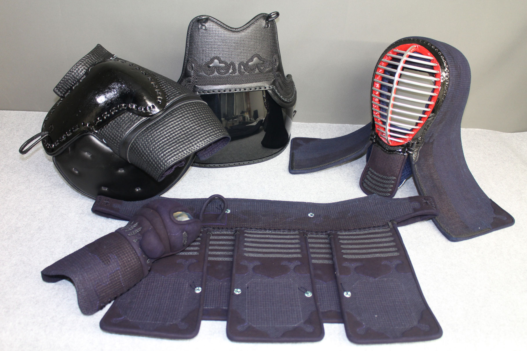 【美品】尚武 銃剣道防具 機械刺し 銃剣道防具 手刺1.5分フルセット 送料無料 サービス付属品12点