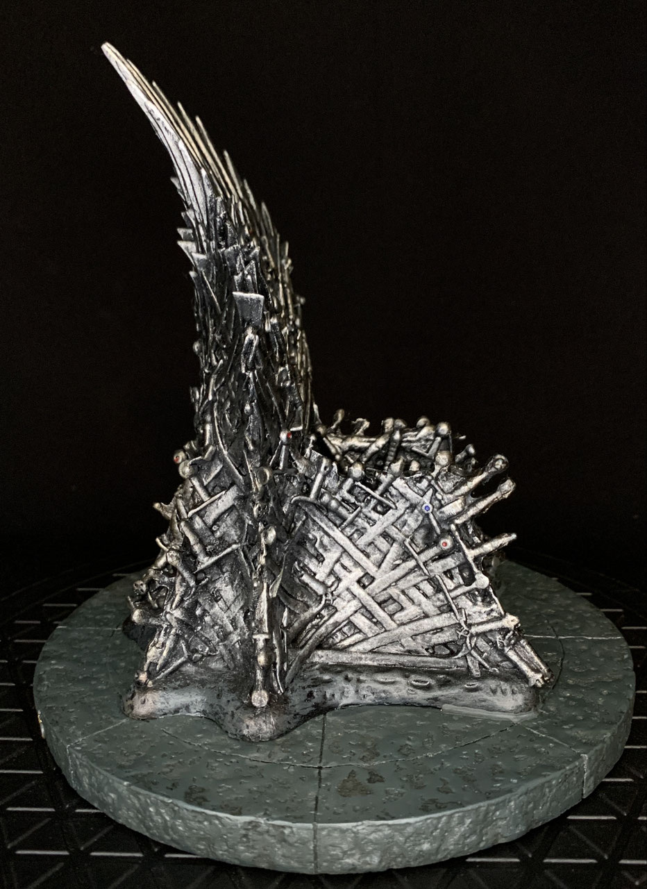 Eiserner Thron 17,5cm Game of Thrones Iron Throne 7“ Resin Dark Horse / Gentle Giant TS