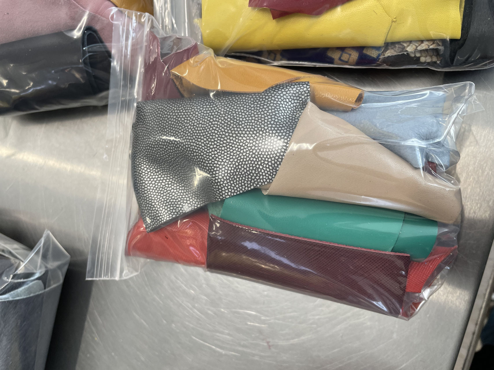 Scampoli Di Pelle Marrone Club4Brands - 1 Kg, Formato A3, Per Fai Da Te E Riparazioni