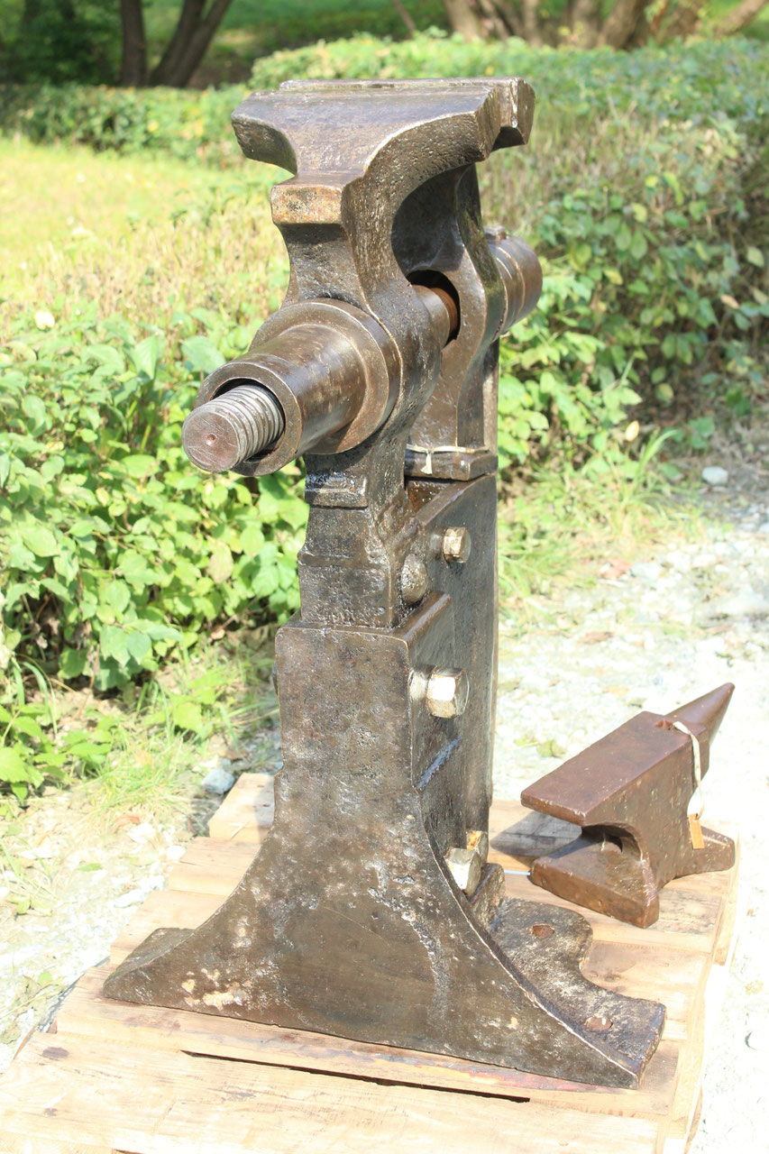 VISES - blacksmith anvils paradise by Emerald Koch