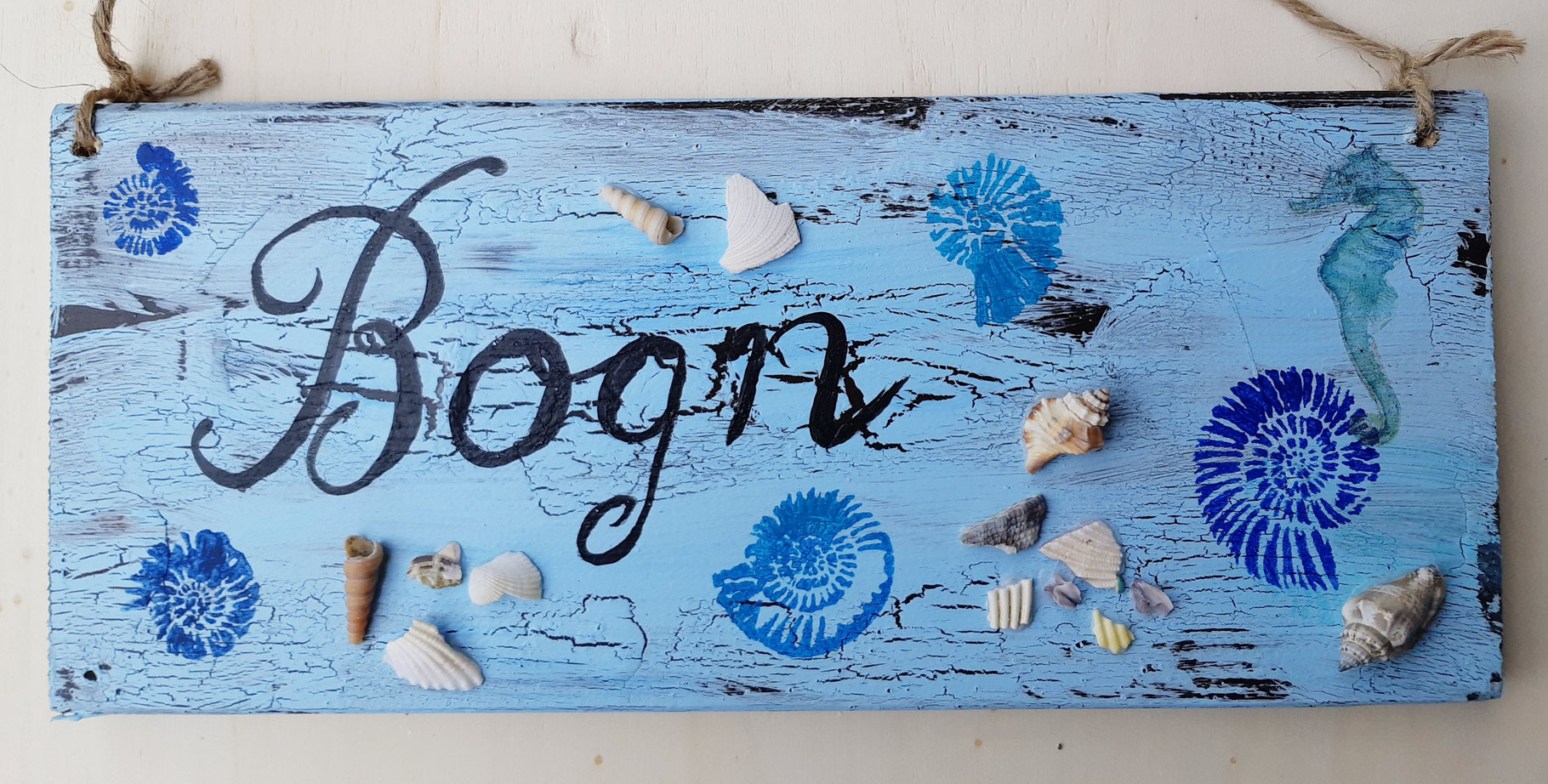 Baddekorationen wie Kosmetiktuchbox oder selbst bemalte ...