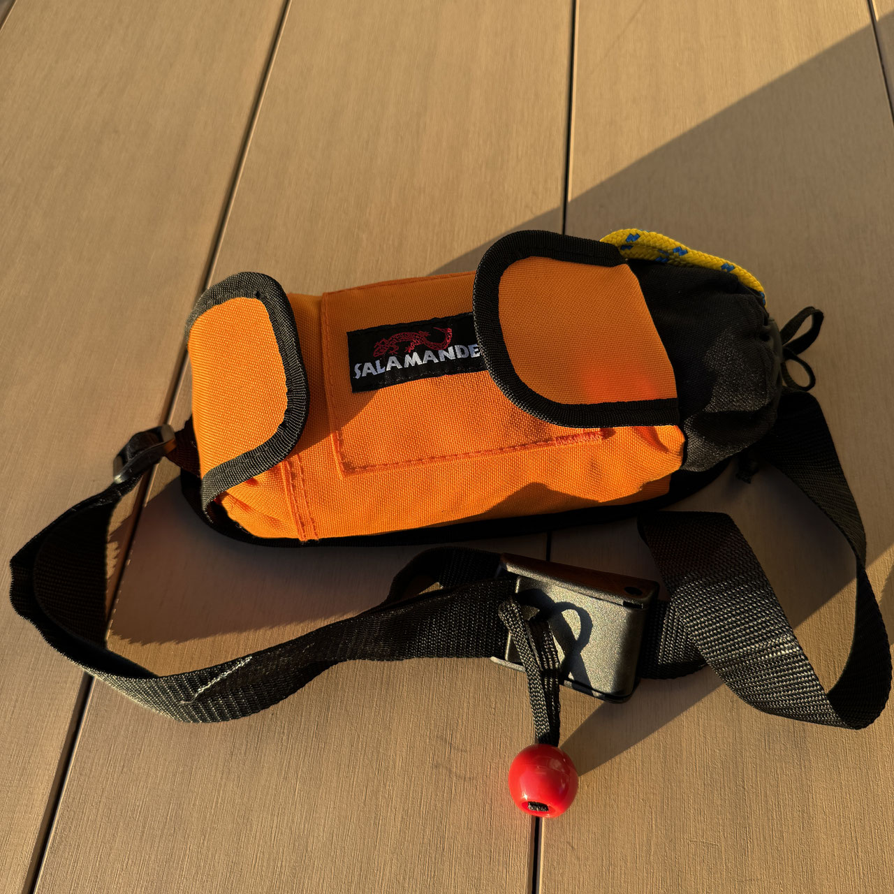 パックラフトにおすすめなスローバッグ Salamander 