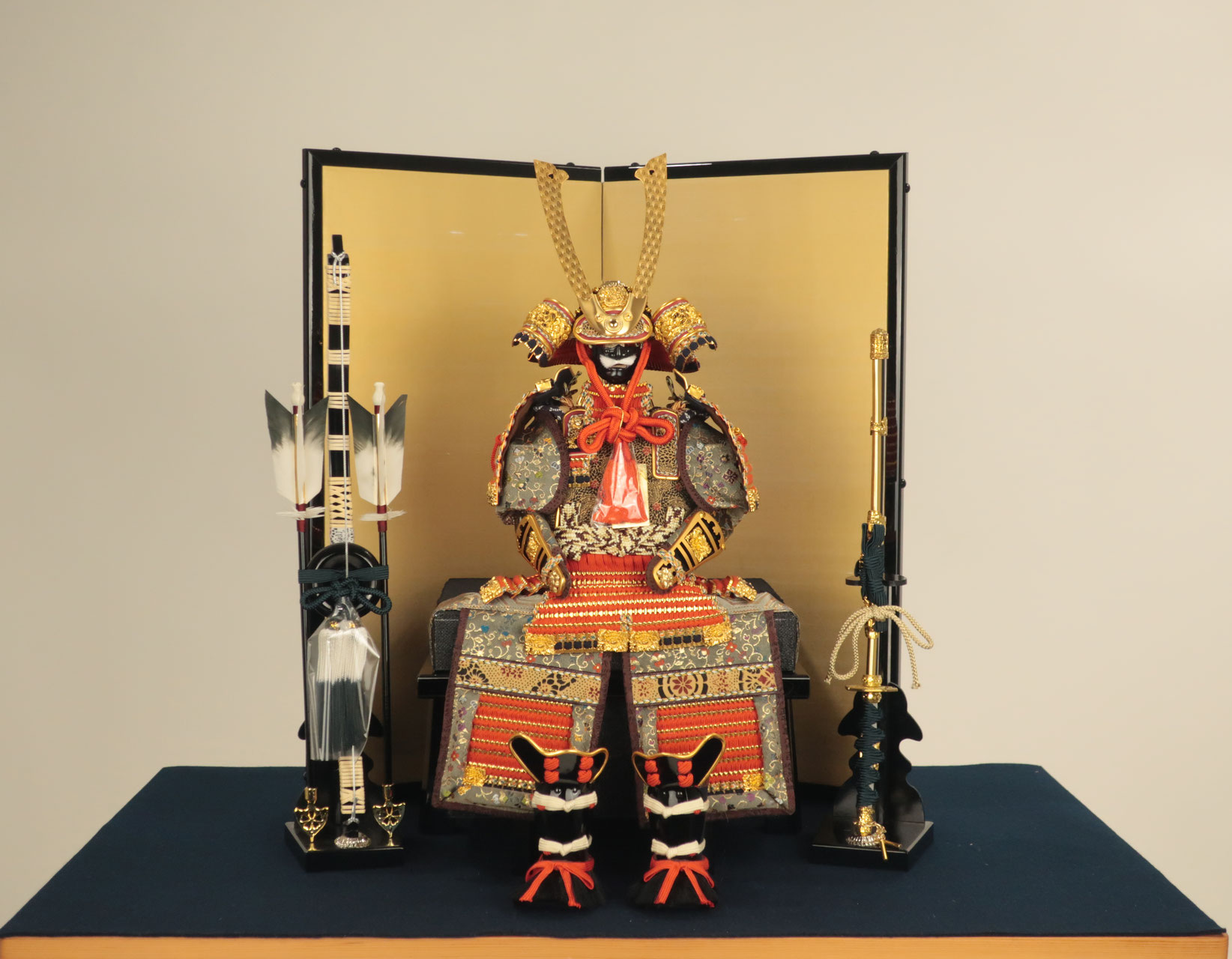 雅ー黒小札朱赤糸威之大鎧ー - 豊橋市の人形店 雅ー黒小札朱赤糸威之大鎧ー - 豊橋市の人形店