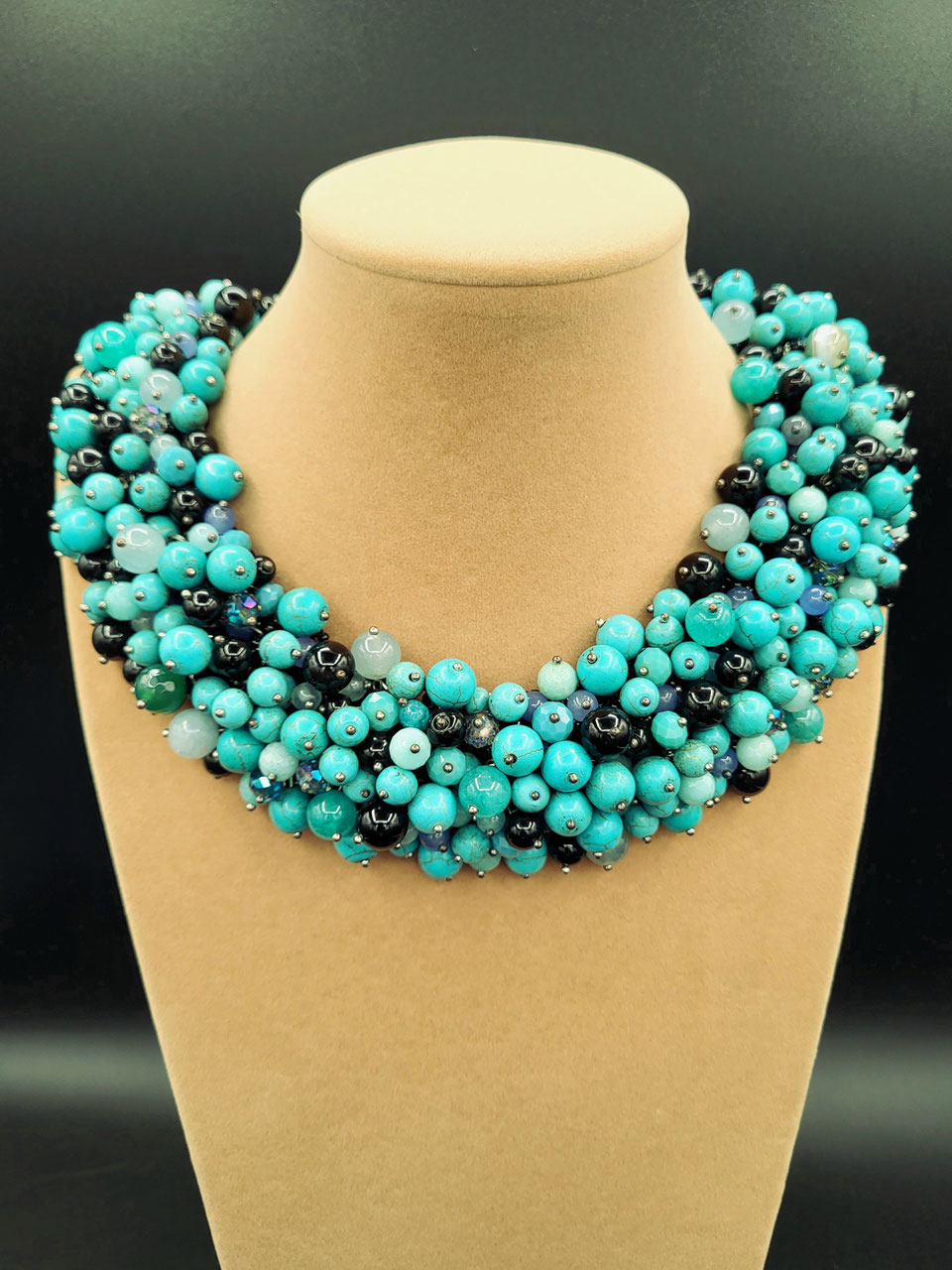 Collier de soirée vintage avec gros pendentif en strass