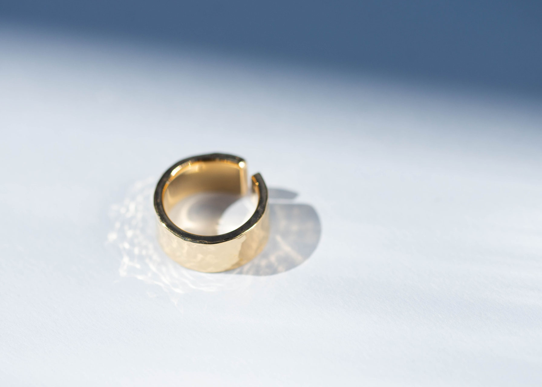 Hammer Finish Gold Ring 大阪、心斎橋・南船場にあるトータルジュエリー専門店。オリジナルジュエリーからオーダー・リフォーム・修理まで。