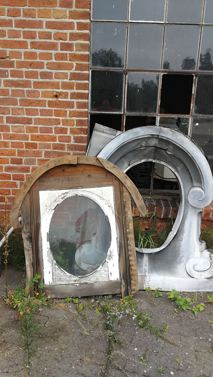 Hier bieten wir viele verschiede alte Fabrikfenster, Orangeriefenster