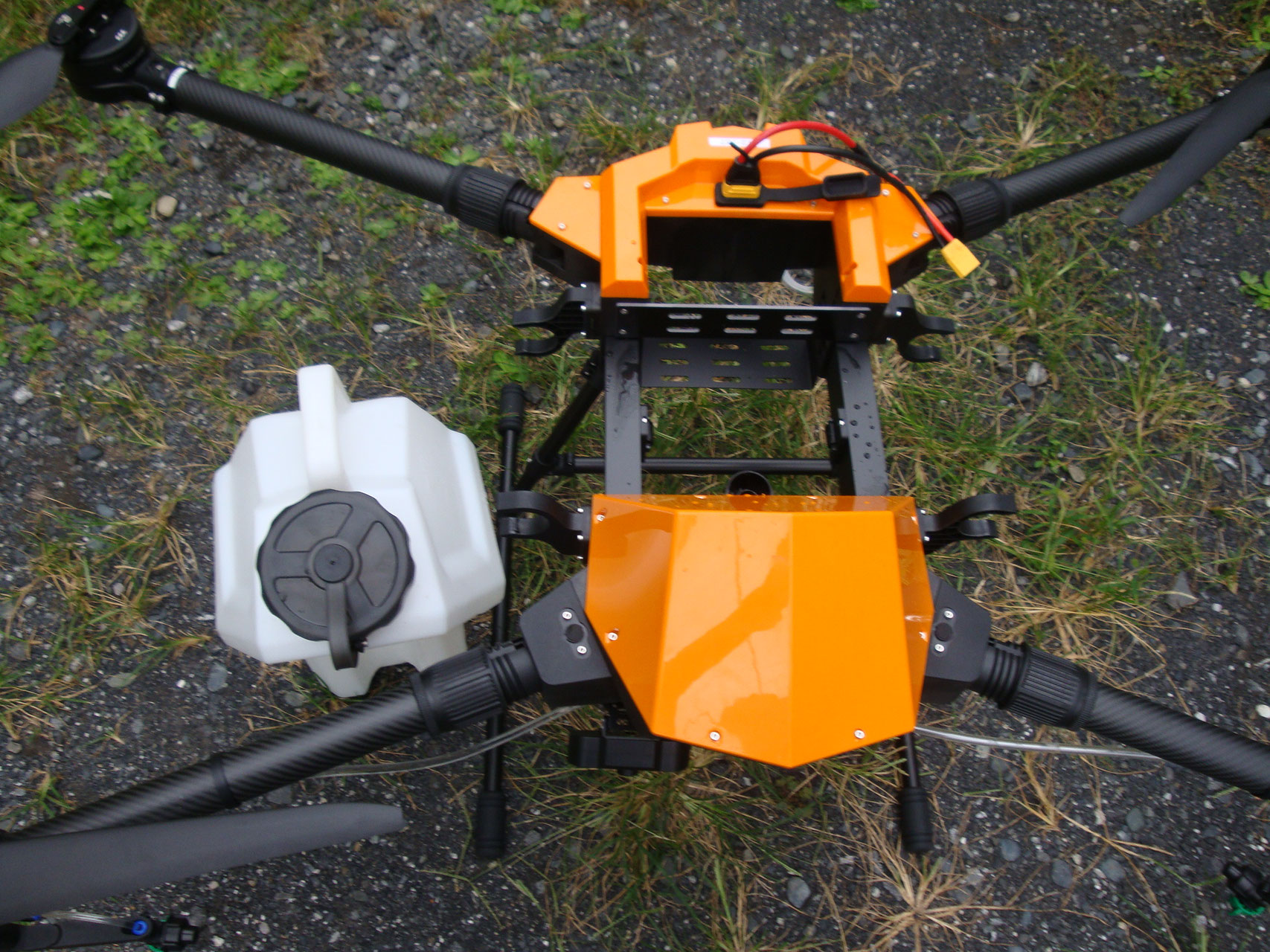 10L散布ドローン G415 DECA10 - 散布ドローンのパイオニア（株）スカイ