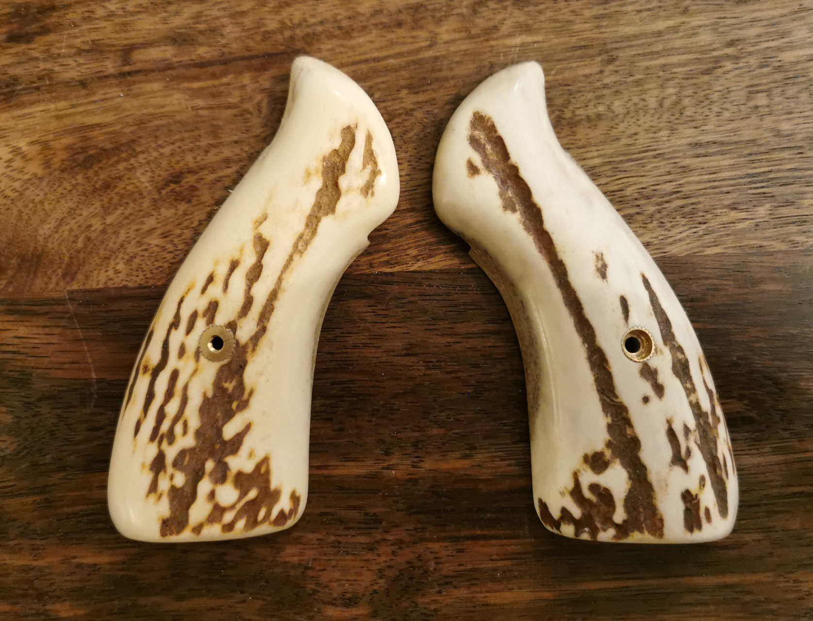 Griffschalen / Grips Ruger Speed Six samsgungrips