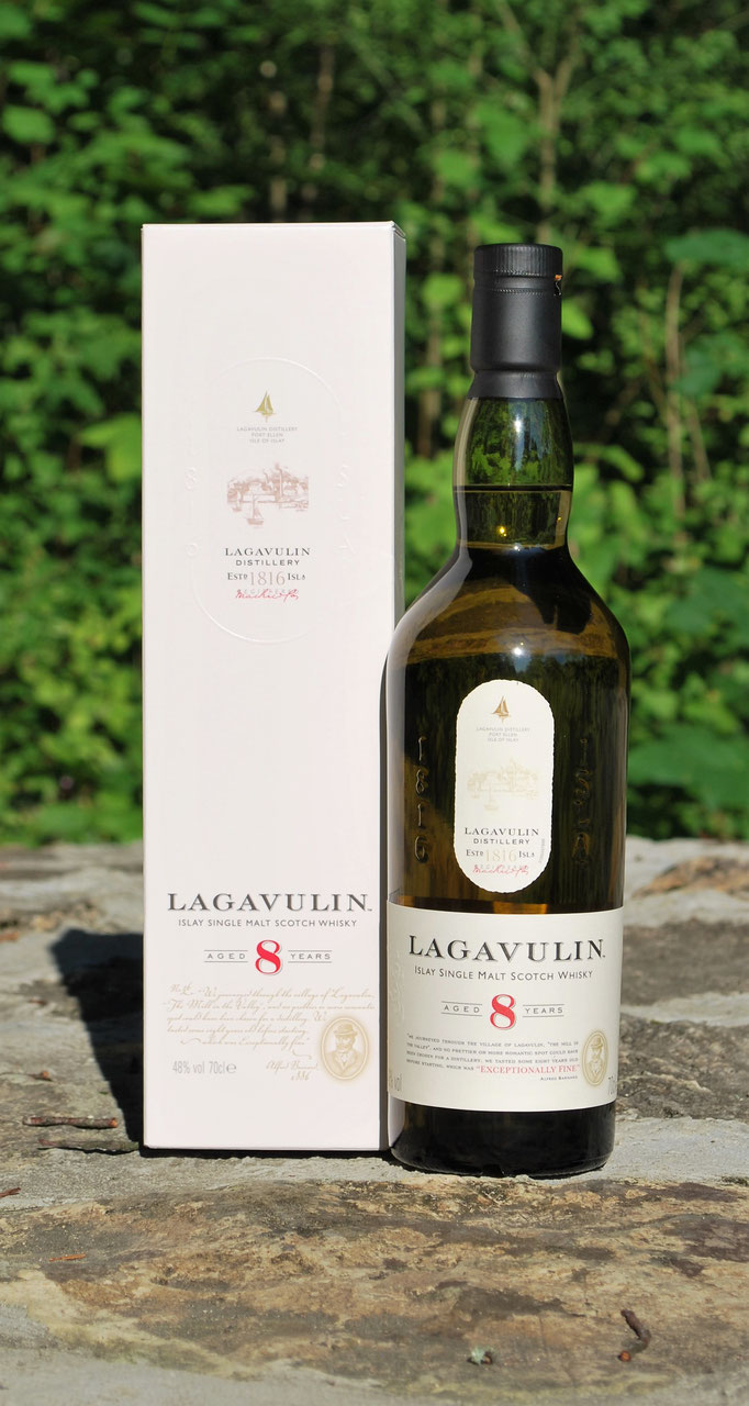 Lagavulin 8 Years (700ml 48%) - Christmas Crackers, Gin, Whisky, English Tea