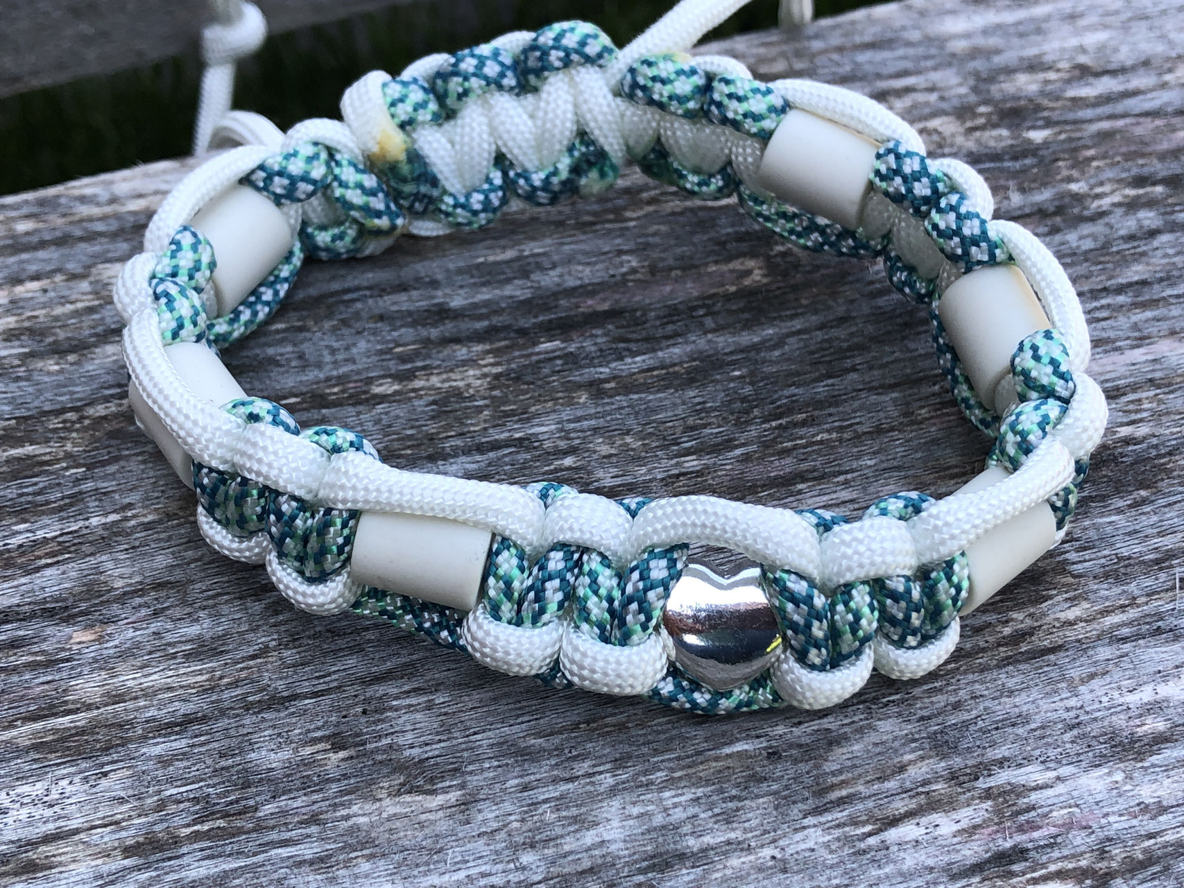EM Keramik Paracord-Halsband 42-44cm - www.kreativ-vital.ch