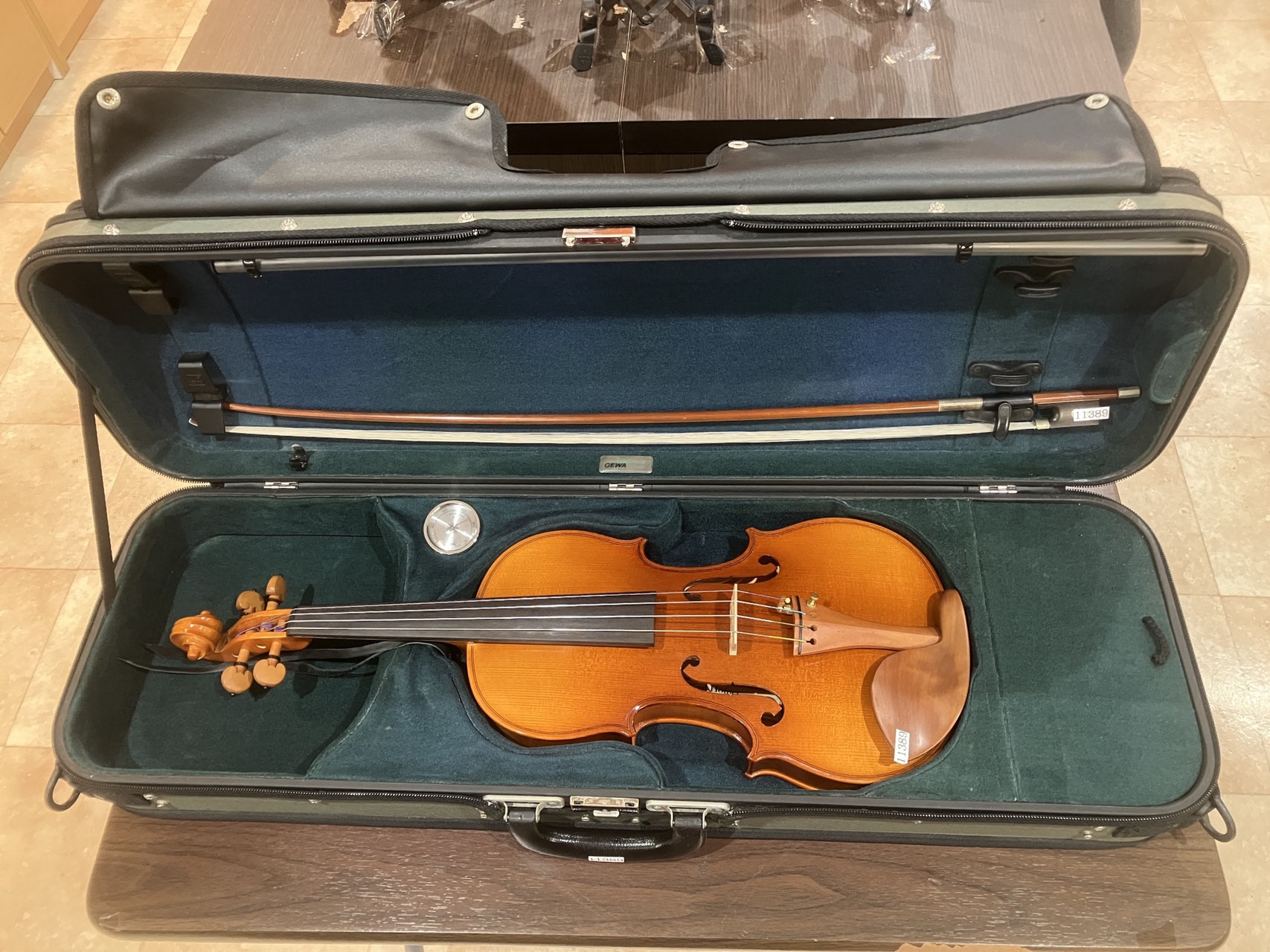 高級 バイオリン 鈴木 No.230 4/4 証明ラベル有、弓ケース付 定価6万