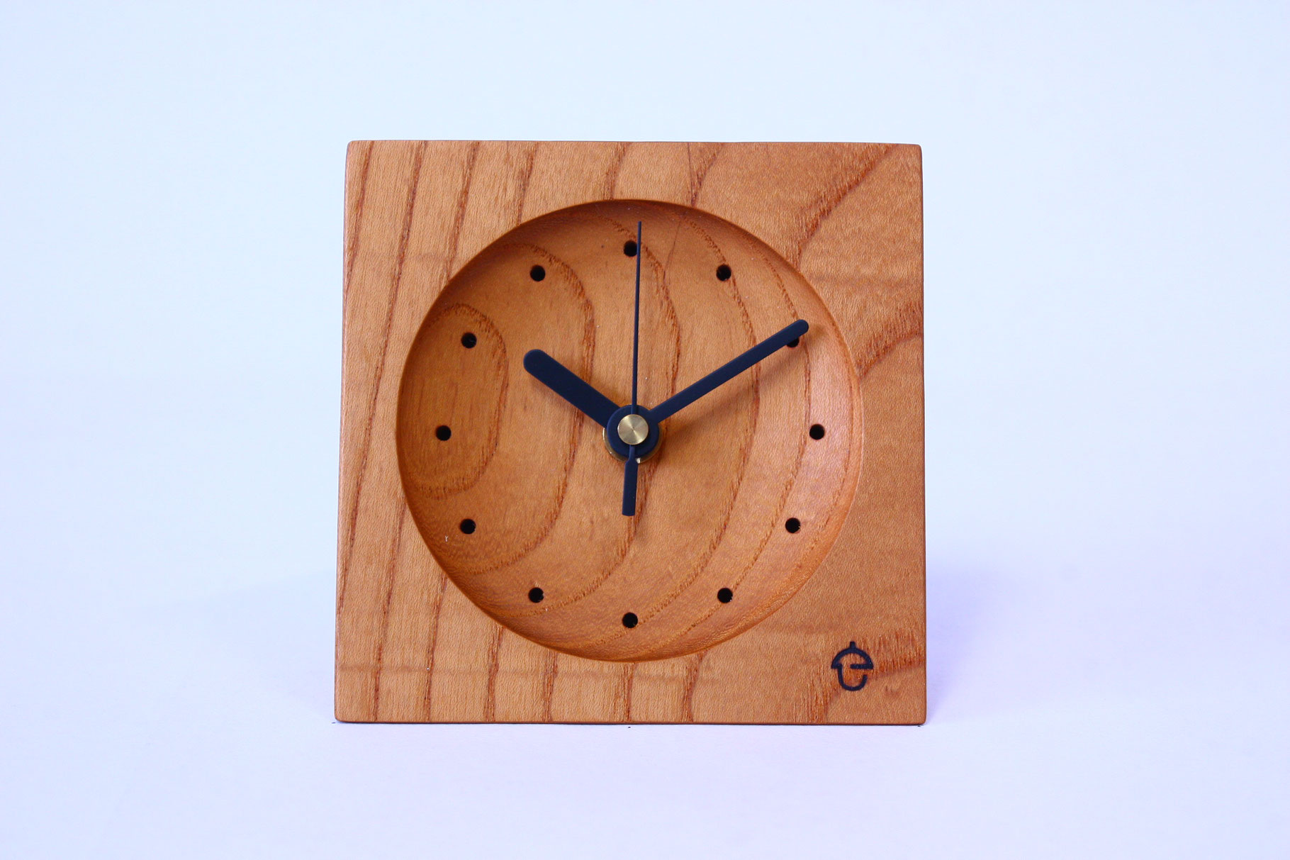 置き時計　木製 Amazon.co.jp: 不二貿易(Fujiboeki) 置き時計 目覚まし時計