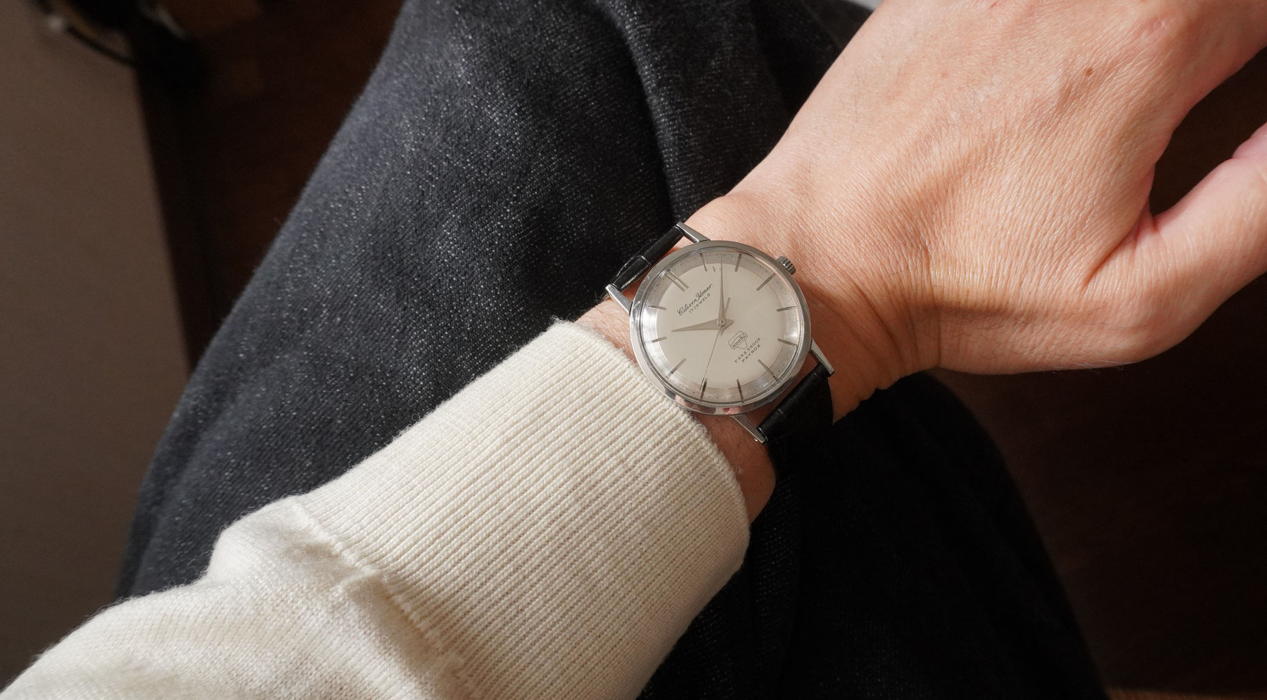 青いレザー 時計 金色ロックデザイン 青いレザー 時計 金色ロックデザイン 青いレザー 時計 金色