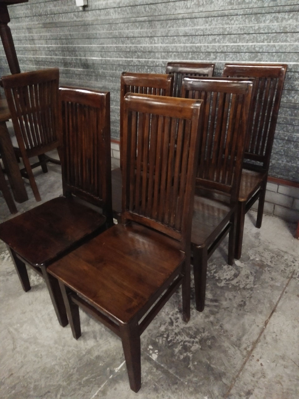 tweedehands stoelen en eetkamerstoelen loohuis antiek klokken