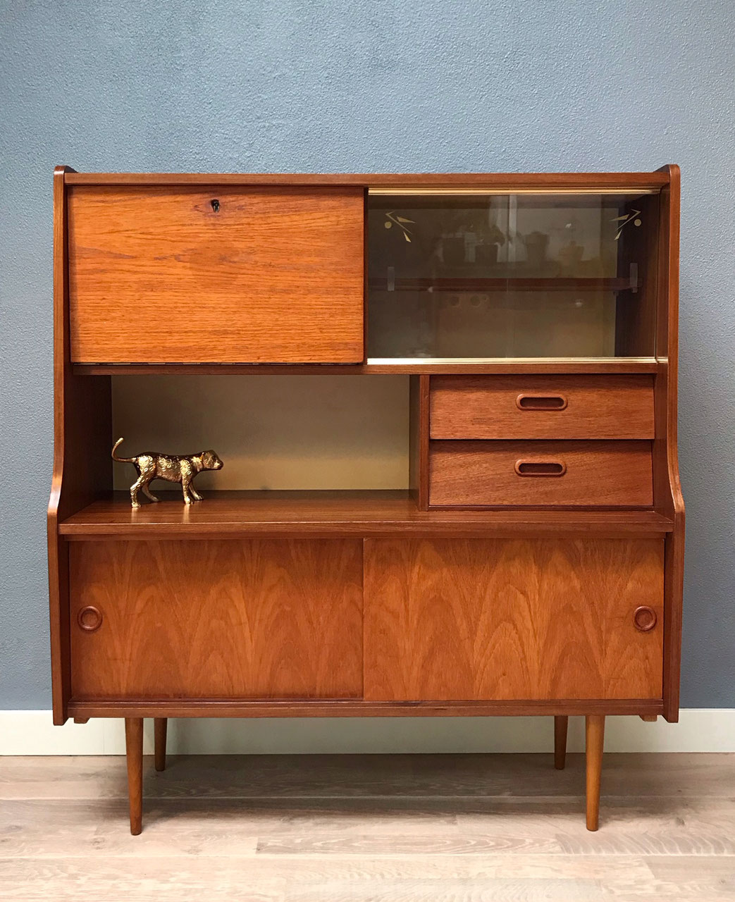 buitenaards wezen Eeuwigdurend galop Vintage kast - Deens design - Beautiful Waste - Stijlvolle tweedehands meubels en interieur-objecten buitenaards wezen Eeuwigdurend galop Vintage kast - Deens design - Beautiful Waste - Stijlvolle tweedehands meubels en interieur-objecten