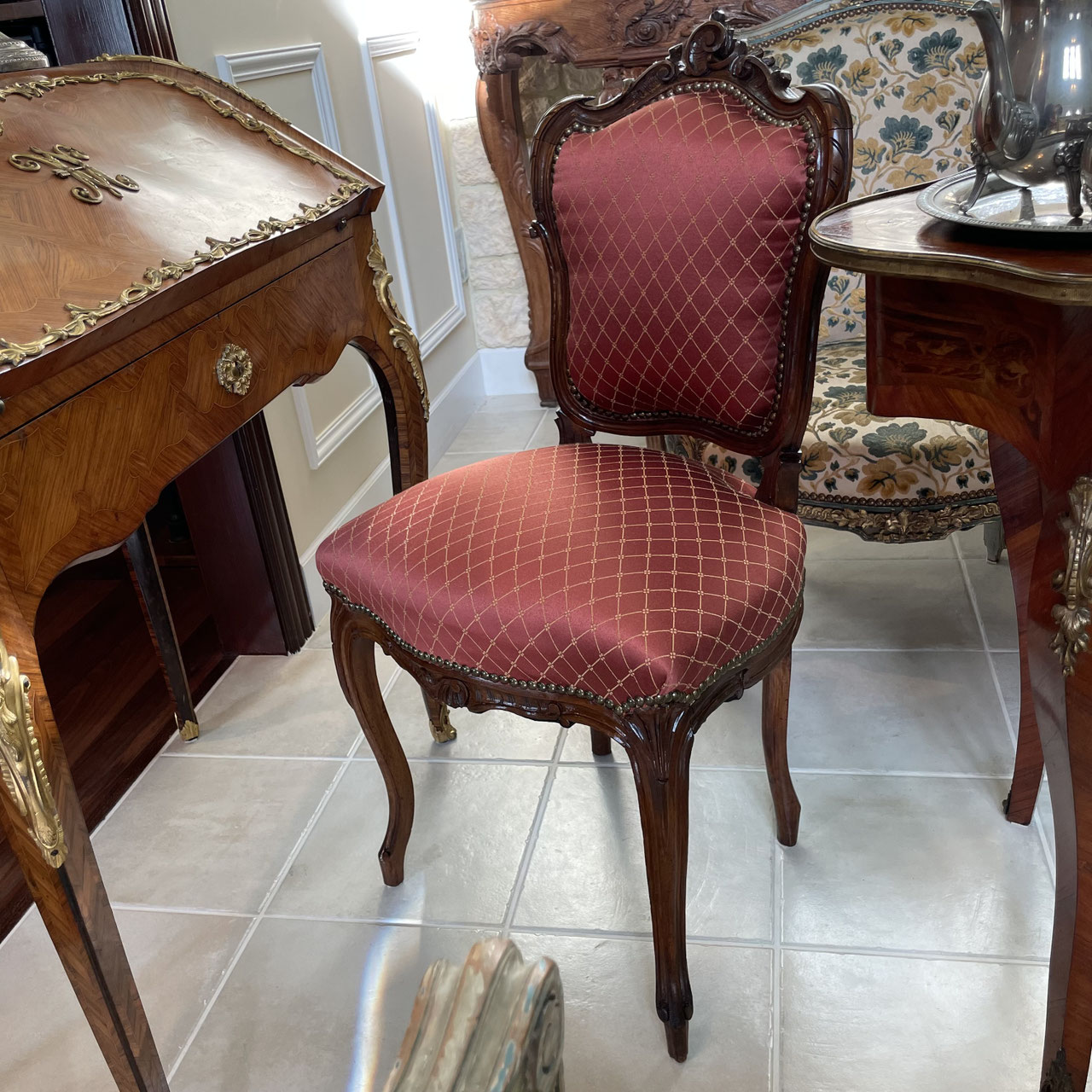 【現地輸入】 1920年代 革張り アームチェア アンティーク家具 フランス 現地輸入】 1920年代 革張り アームチェア アンティーク家具