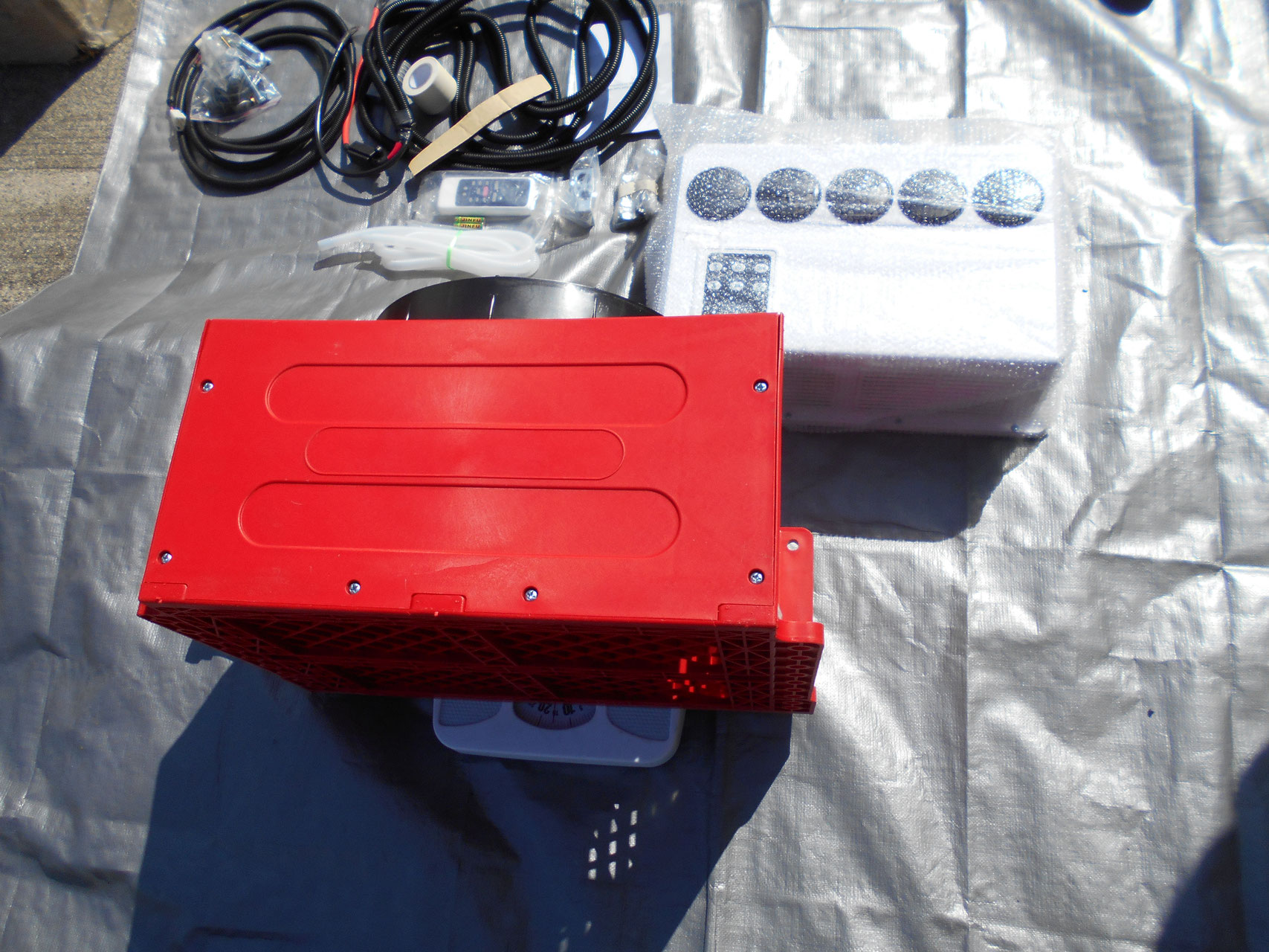 キャンピングカー ルーフクーラー 12v