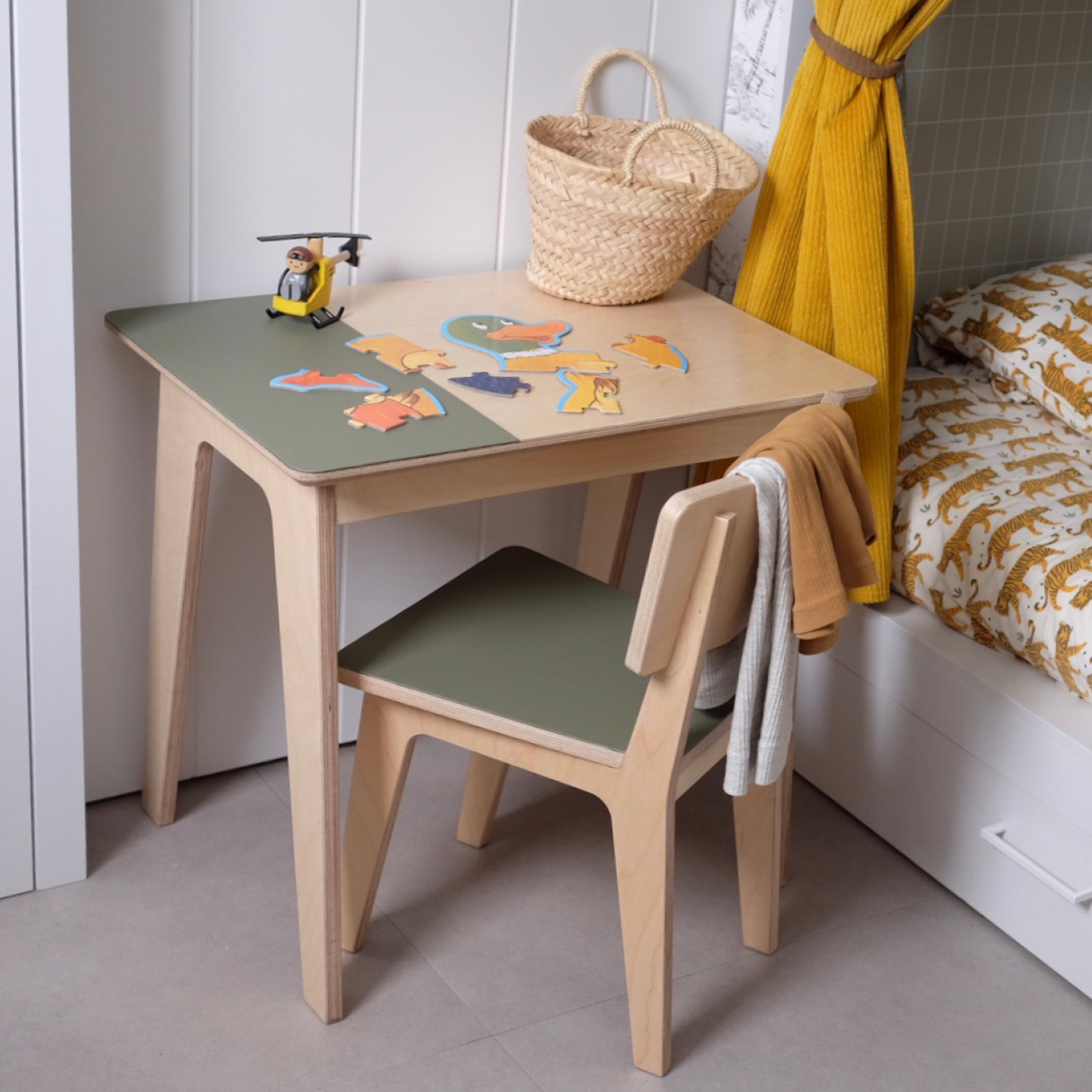 Verbazingwekkend Kindertafel met stoel - Kindermeubel webwinkel AU-75