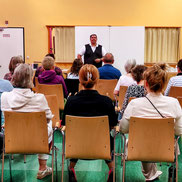 Was ist Geistheilung?, Gesicht mit Jesus Lopez im Hintergrund, Wörer vor dem Gesicht, Eergieübertragung, spirituelle Heilung