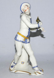 Nymphenburg Porzellanfigur "Pierrot mit Laterne" Commedia dell'Arte H. 20,5 cm, € 1395,00