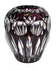 Kleine Kristallglas Vase violetter Überfang Kerb- und Lupenschliff H. 13,0cm, € 105,00
