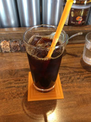 アイスコーヒーも店内の豆から抽出してもらえる。どの豆がアイス向きかは柴田さんに尋ねながら選んでみよう。