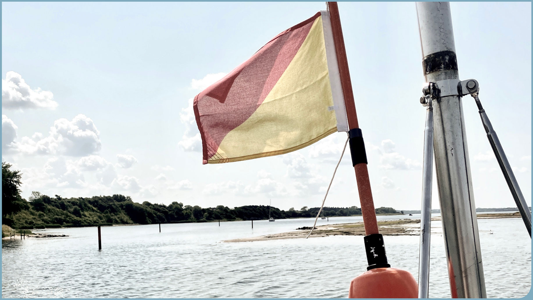 Segelsetzen beim Auslaufen mit YACHTVERSTAND