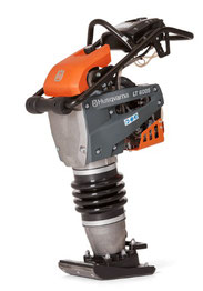 La apisonadora tipo bailarina marca Husqvarna modelo LT6005