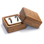 Ringbox Holz Schatulle Schmuckschatulle aus Massivholz Walnuss