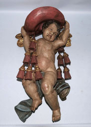 Putto mit Kardinalshut nach Ignaz Günther Farbige Fassung Tirol Gold H. 45,0 cm, € 290,00