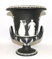 Wedgwood England Kratervase Black + White Jasperware 19.Jh H 25,5 cm, € 550,00