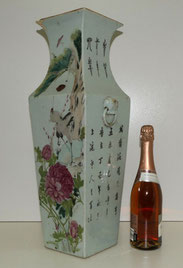 Große chinesische Vierkant Vase 19.Jhd Qing-Periode , Famille Rose 56,5 cm, € 1550,00